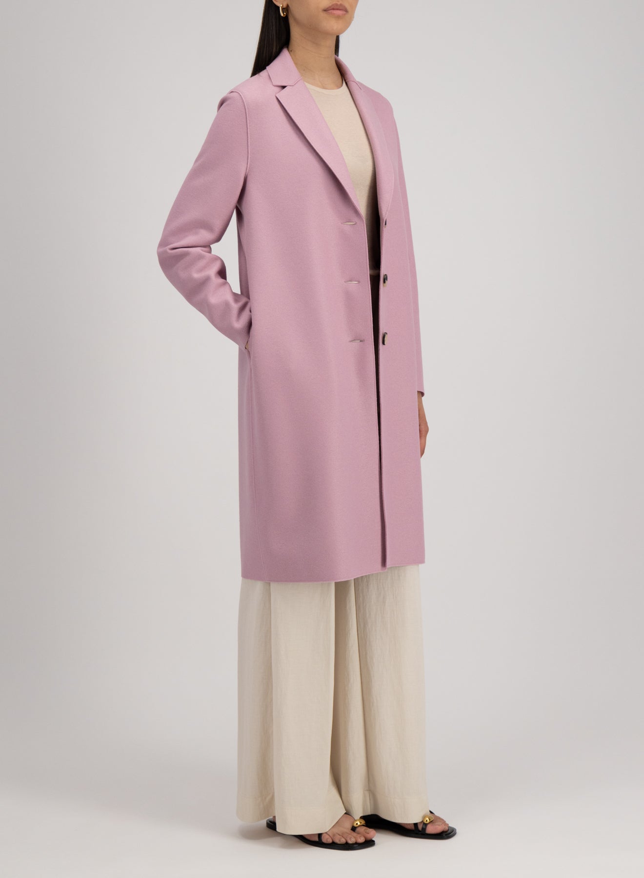 Overcoat in light pressed wool