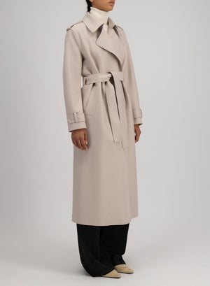 Long trench with double stitching pressed wool