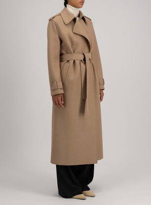 Long trench with double stitching pressed wool