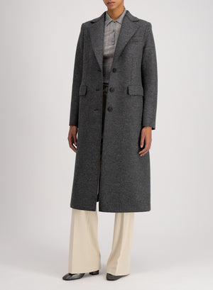 Coat with shoulder pads pressed wool