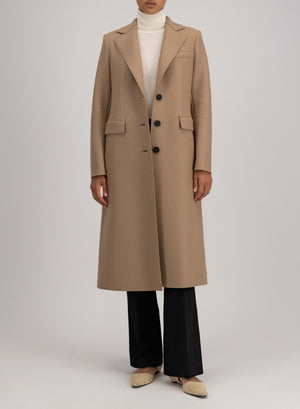 Coat with shoulder pads pressed wool