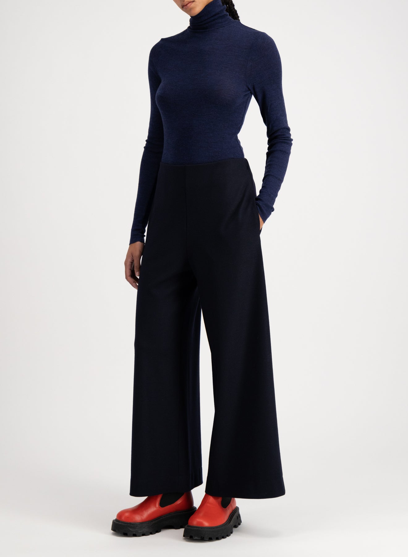 Wide-leg cropped trousers superfine merino