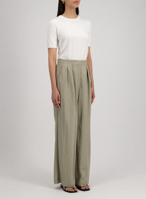 Oversized pleated trousers rayon