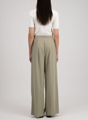 Oversized pleated trousers rayon