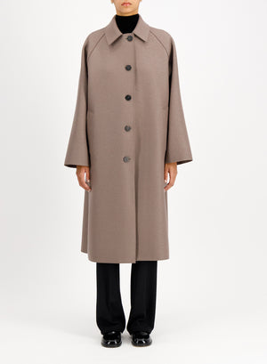 Balmacaan in pressed wool