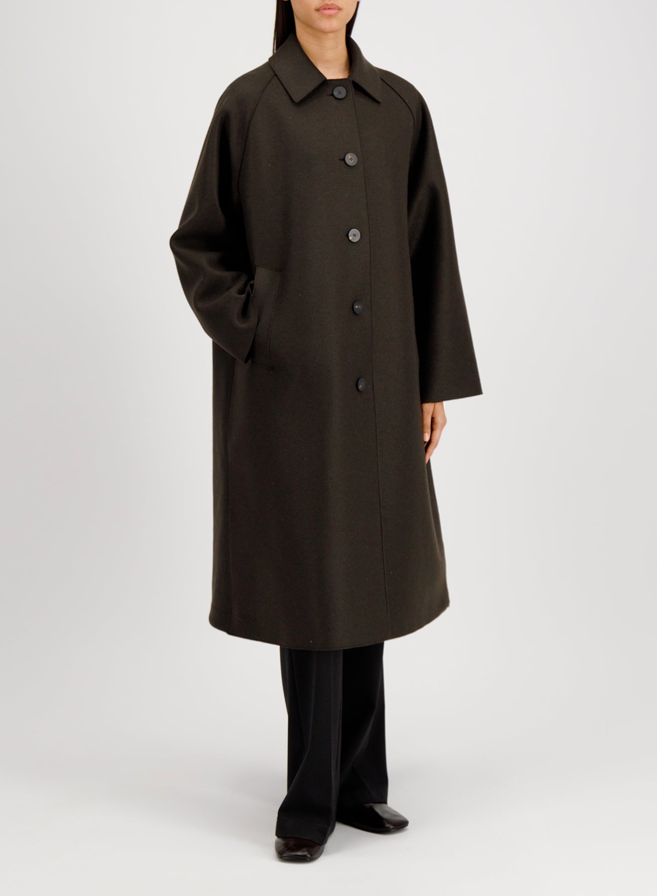 Balmacaan in pressed wool with quilted lining