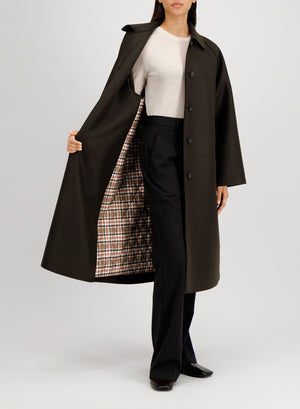 Balmacaan in pressed wool with quilted lining