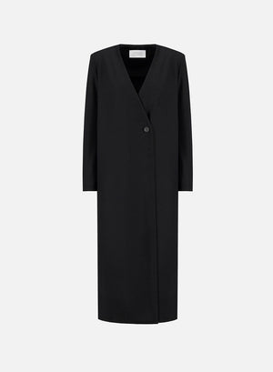 Uncollared coat in superfine merino