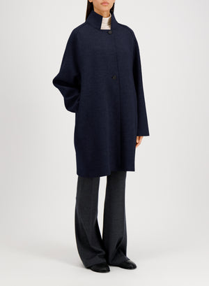 Raglan cape in boiled wool