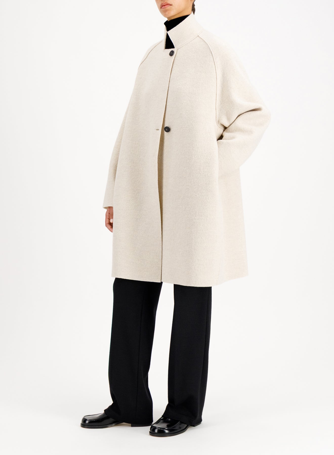 Raglan cape in boiled wool