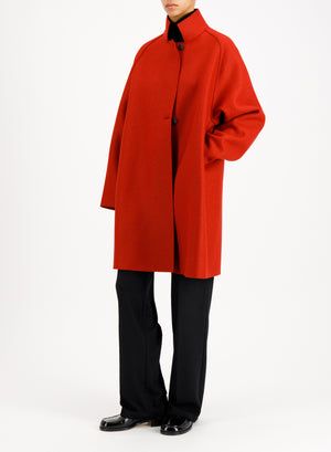 Raglan cape in pressed wool