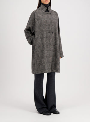 Raglan cape crafted with Loro Piana fabric