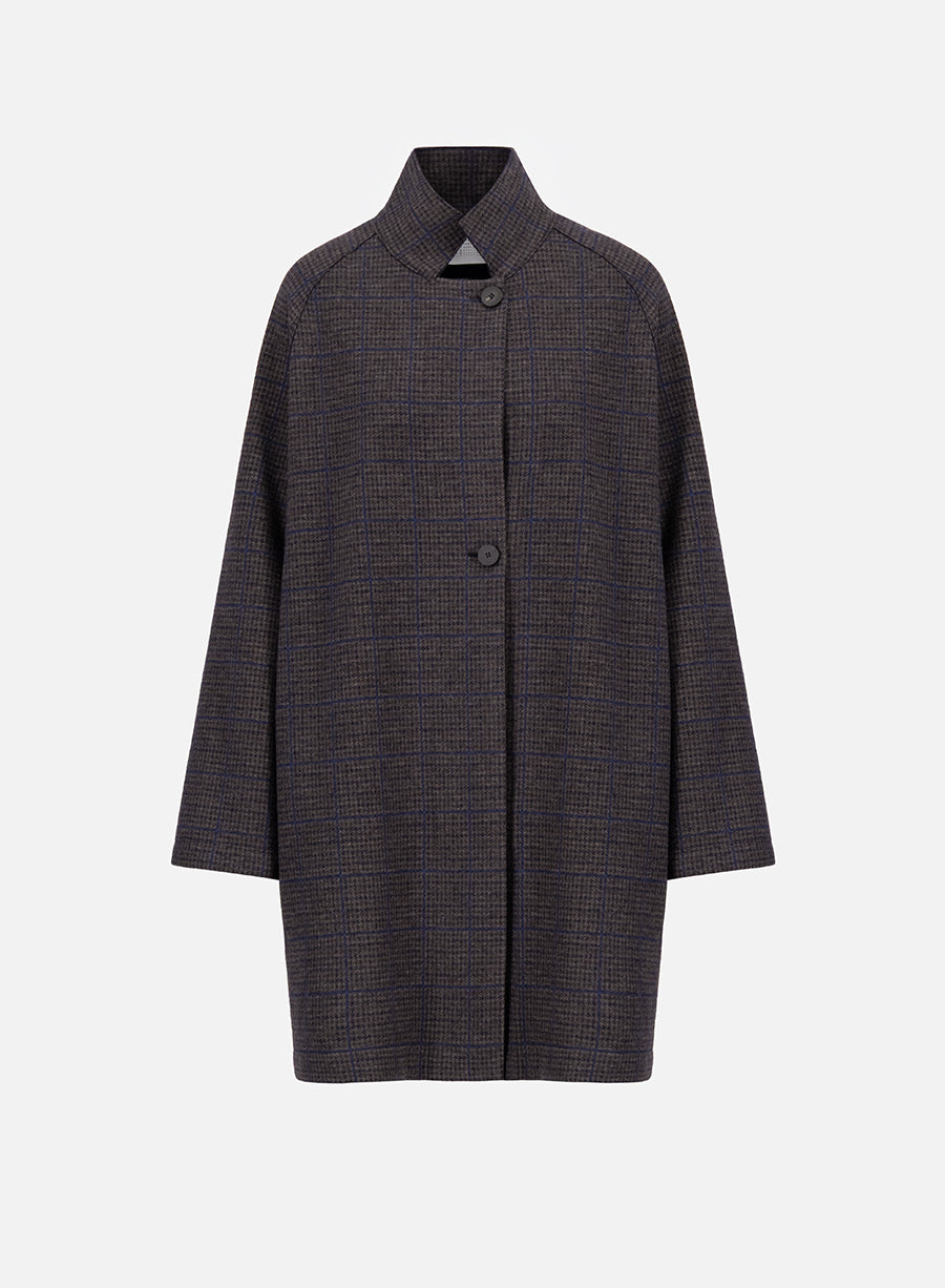 Raglan cape crafted with Loro Piana fabric