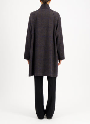 Raglan cape crafted with Loro Piana fabric
