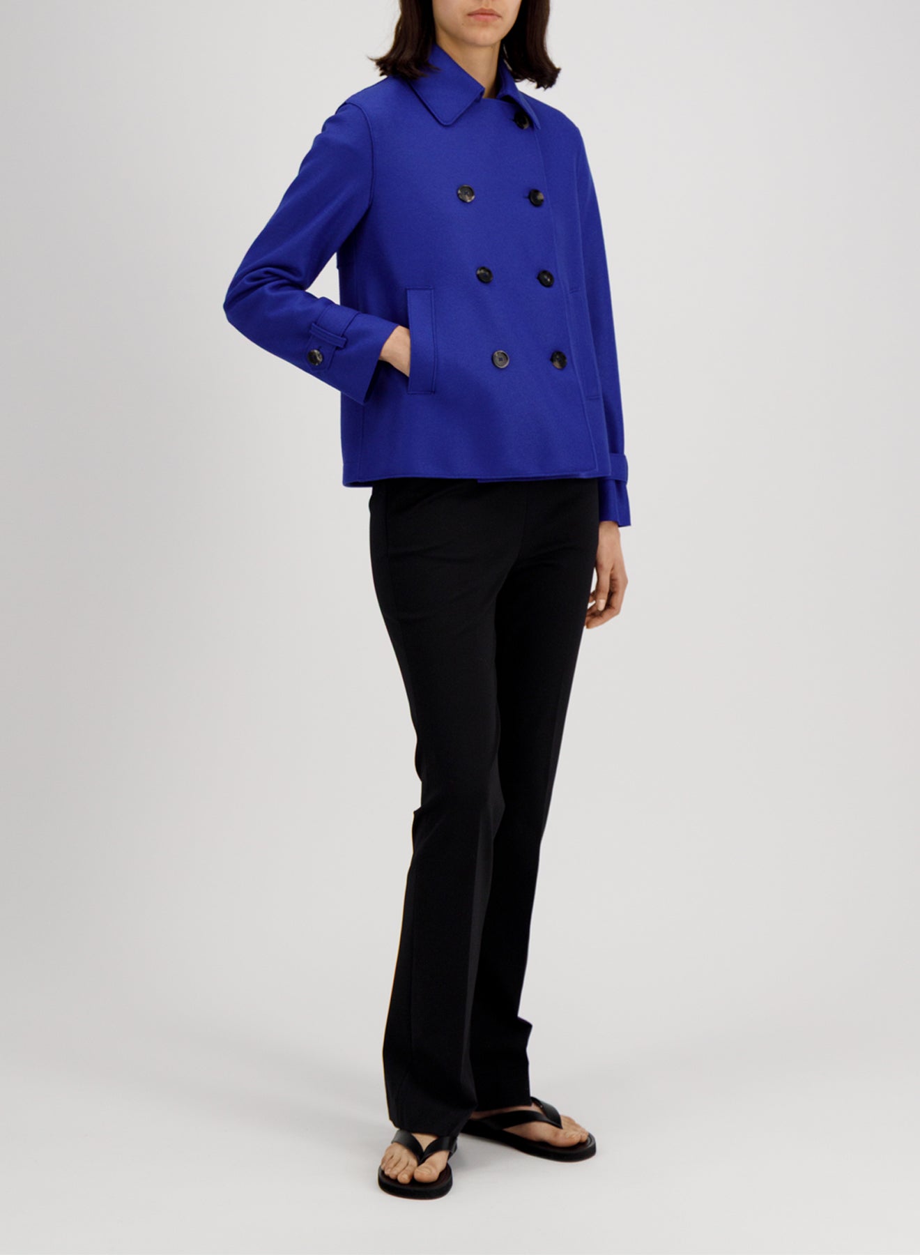 Cropped trench in light pressed wool