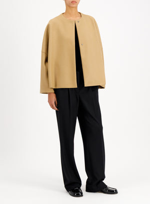 Collarless cape