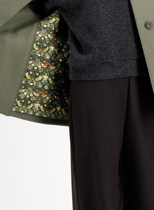 Raglan jacket with quilted lining