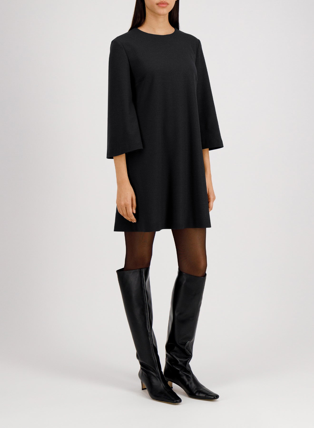 Bell sleeves dress in superfine merino
