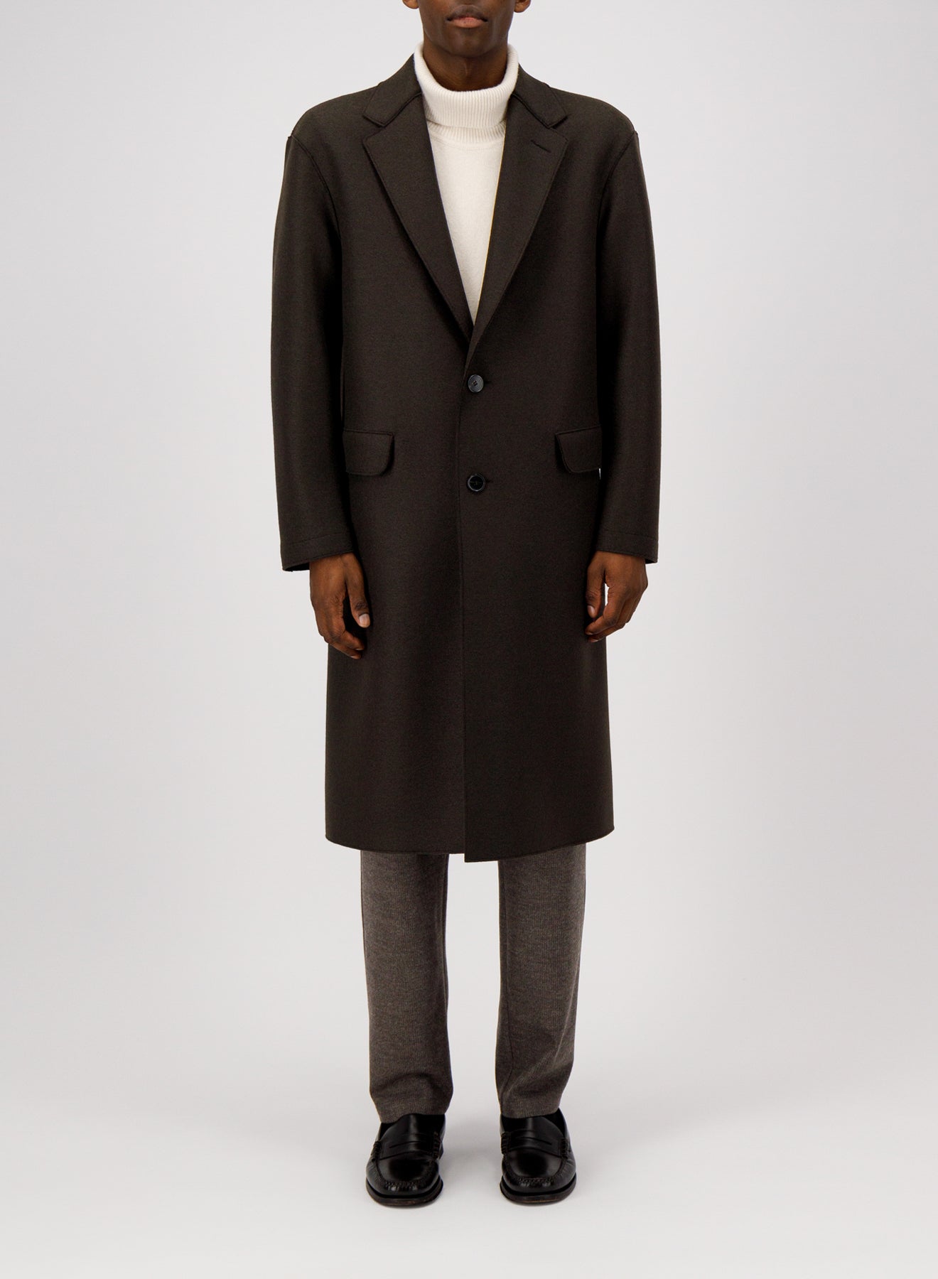 Dropped shoulder chester coat pressed wool
