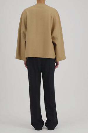 Collarless cape