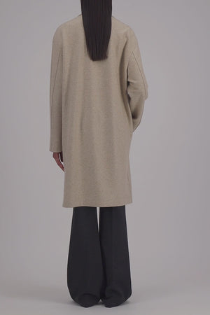 Oversized coat flannel in cashmere crafted with Loro Piana fabric