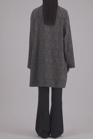 Raglan cape crafted with Loro Piana fabric