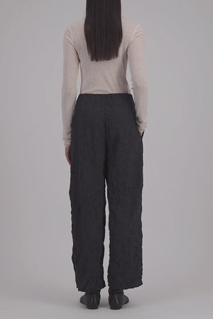 Barrel leg trousers creased wool