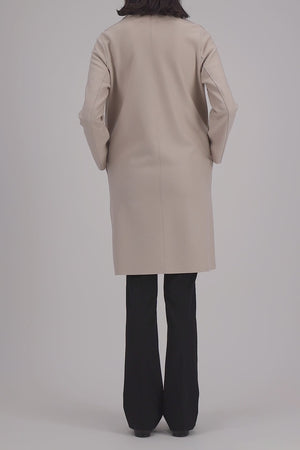 Overcoat in light pressed wool