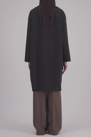 Dropped shoulder coat in double crafted with Loro Piana fabric