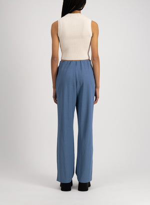 Side vent straight trousers rayon